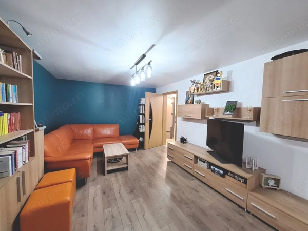 4 camere-mobilat si utilat-etaj 1-zona Lipovei — fotografia 1