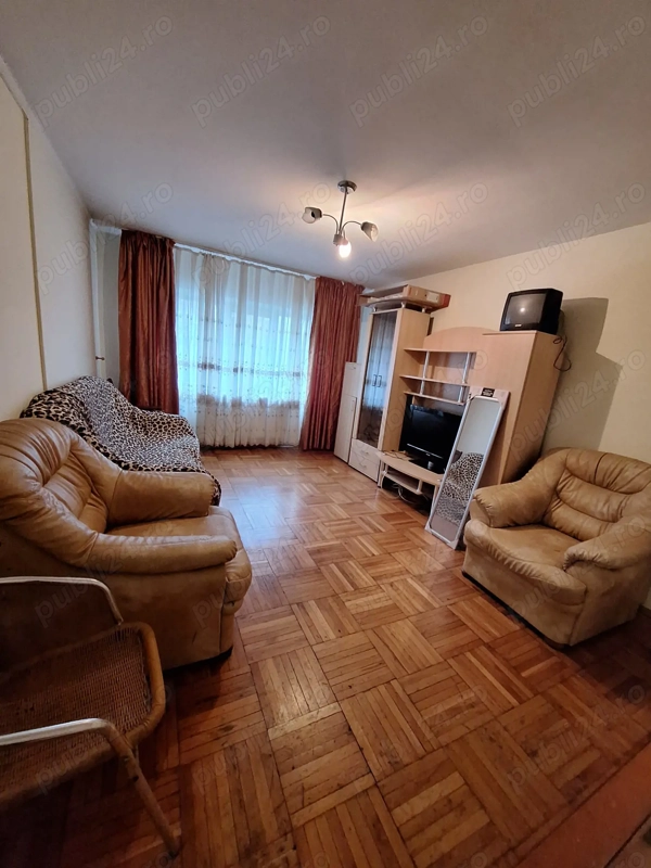 Vanzare apartament 2 camere Piata Centrala — fotografia 1