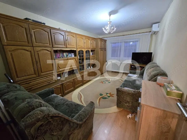 Apartament 2 camere decomandat balcon pivnita Terezian Sibiu — fotografia 3