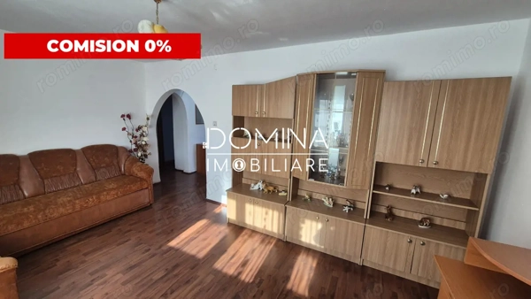 Vânzare apartament 3 camere, et. 2, situat în Rovinari, str. Plopilor — fotografia 1