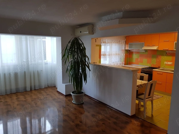 Inchiriez apartament cu 4 camere in Zamca — fotografia 1
