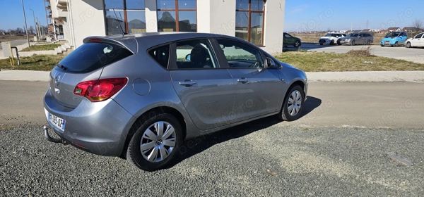OPEL Astra 2011 — imagine 3