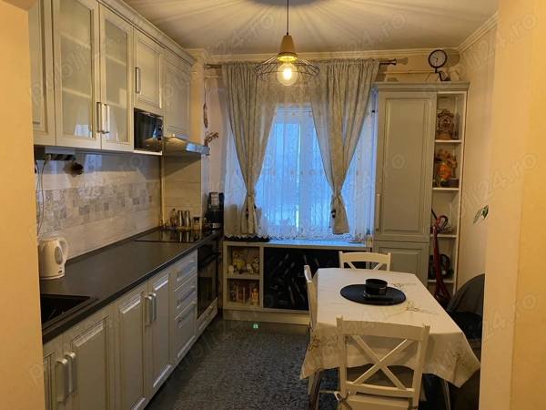 Apartament 3 camere de vanzare — fotografia 3