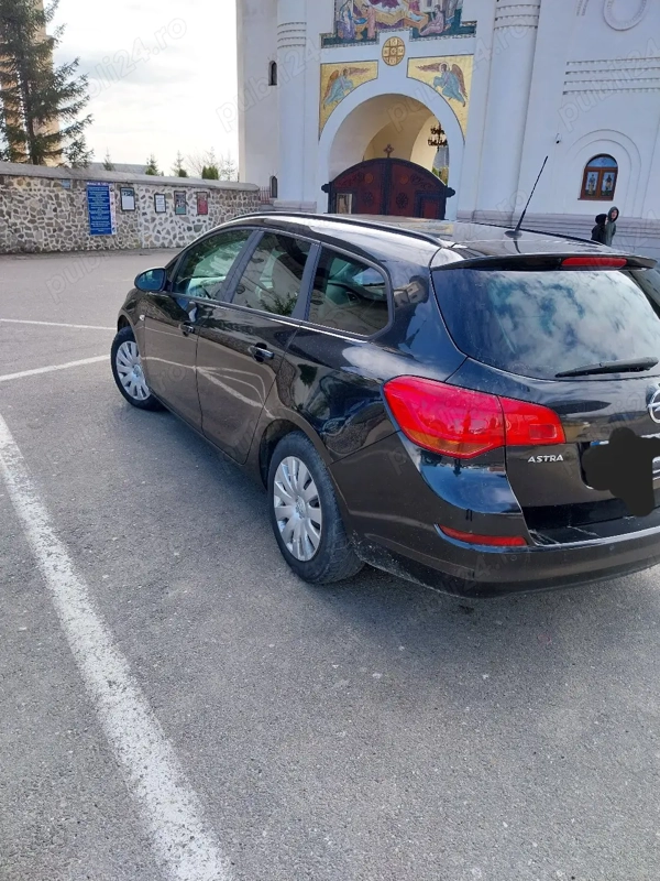 OPEL Astra 2012