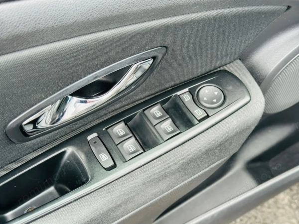 RENAULT Megane 2012 — imagine 19