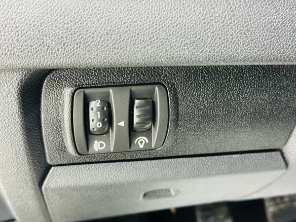RENAULT Megane 2011 — imagine 13