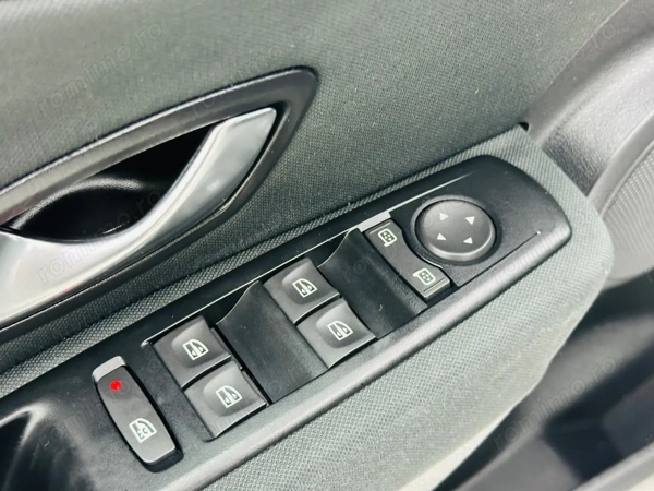 RENAULT Megane 2011 — imagine 12