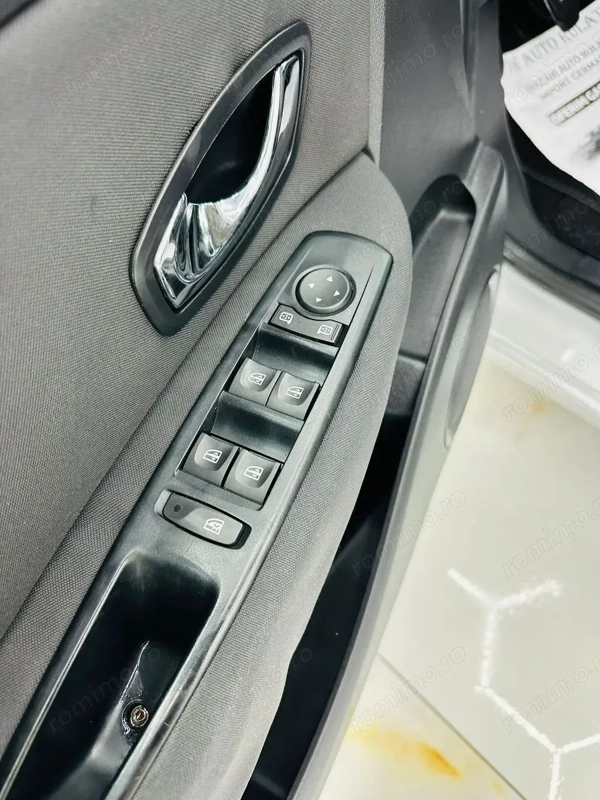 RENAULT Grand Scenic 2013 — imagine 19