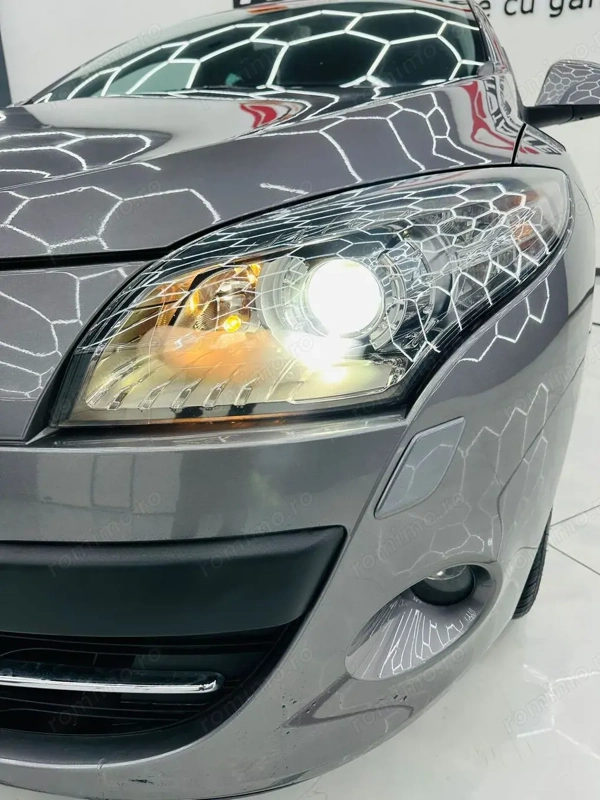 RENAULT Megane 2011 — imagine 9