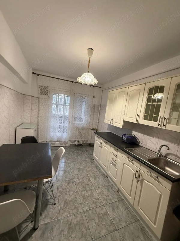 Apartamente 3 camere de vânzare — fotografia 1