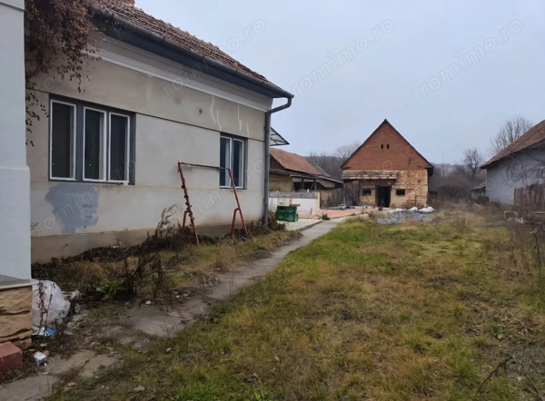 Casa pentru vânzare cu 2 394 mp. teren aferent, in comuna Savadisla,sat Vlaha,nr.378,jud.Cluj