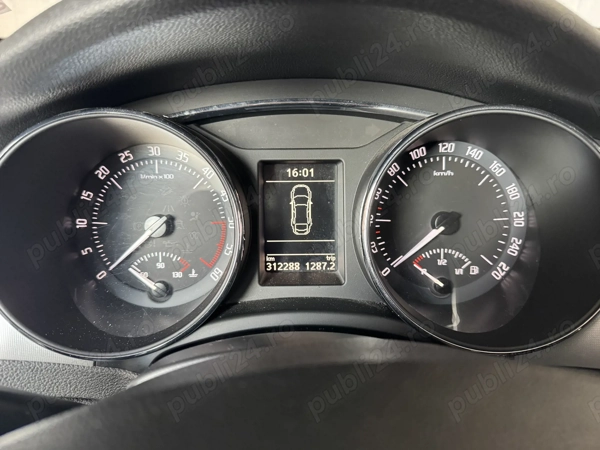 SKODA Superb 2012 — imagine 4