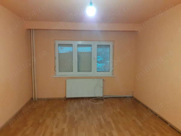 Vanzare Apart. 2 camere cf.1 decomandat, supr. utila de 49.mp. + balc. de 16.mp. zona Calarasi 4 — fotografia 1