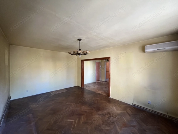 3 Camere Decomandat Central 90mp | Vizibilitate Excelentă | Potențial Comercial — fotografia 1