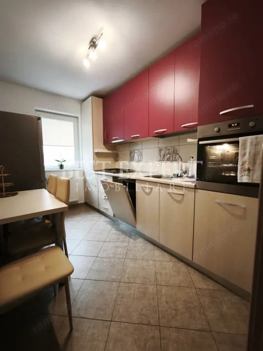 Apartament 3 camere de închiriat – zonă liniștită, parcare, Acces privat — fotografia 2