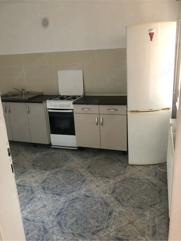 Inchiriez apartament 100 m2 pentru muncitori in zona centrala — fotografia 3