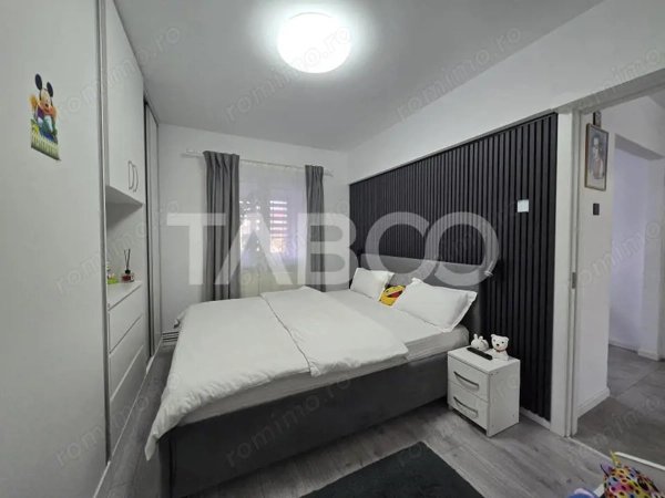 Apartament 2 camere de vanzare 51mpu decomandat Vasile Aaron Sibiu — fotografia 3