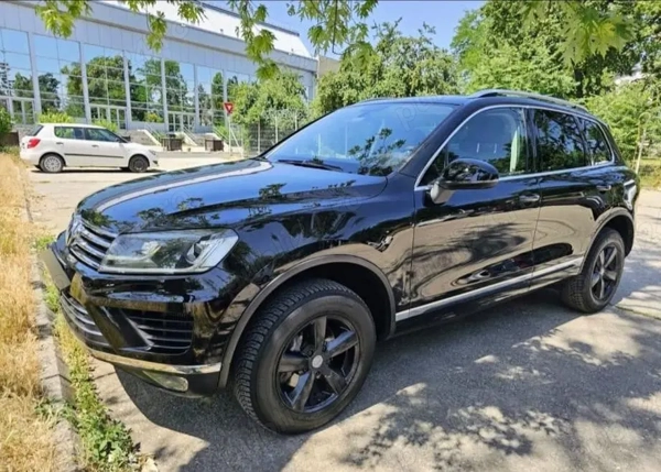 VOLKSWAGEN Touareg