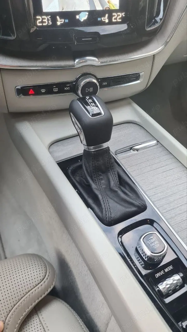 VOLVO XC60 2018 — imagine 5