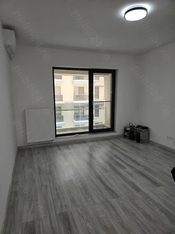 Vanzare apartament 2 camere + boxa subsol; locatie in PLAZA RESIDENCE — fotografia 1