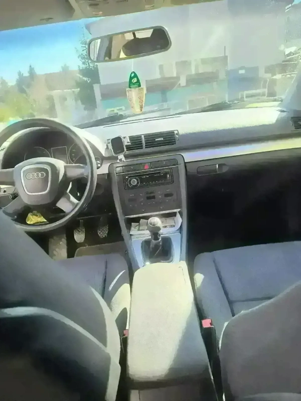 AUDI A4 2005 — imagine 2