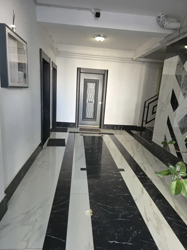 Bloc nou- lux, mobilat,utilat — fotografia 1