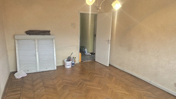 Vand apartament 2 camere in Deva, zona Piata, ITM, decomandat, suprafata utila 47 mp — fotografia 3