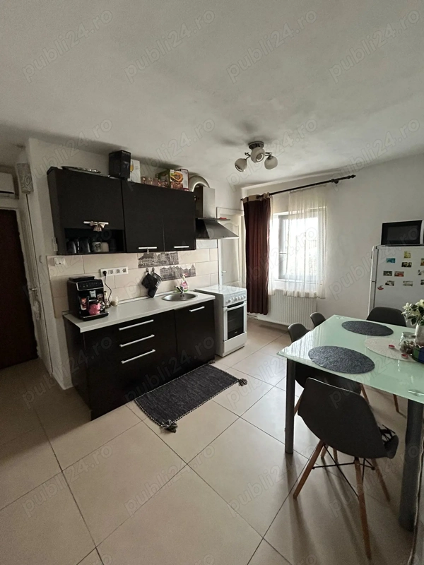 Proprietar(exclus firme) vand ap.2cam decomandat — fotografia 1