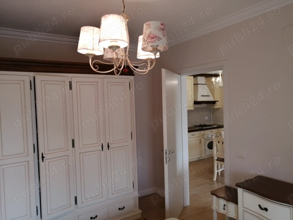 Apartament de lux de inchiriat, amenajat și mobilat, 2camere cu loc de parcare Piața 700 — fotografia 3
