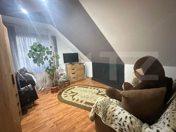 Apartament cu 3 camere, scara interioara, Deva cu vedere spre cetate — fotografia 3
