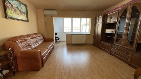Apartament spațios cu două camere, etajul 4 cu acoperiș — fotografia 3