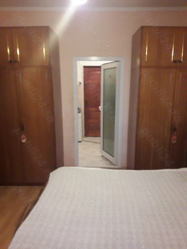 Proprietar inchiriez garsoniera — fotografia 1