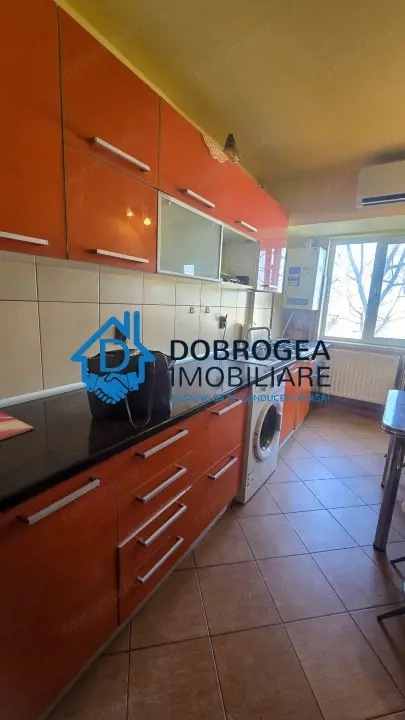 ZONA CENTRALA- APARTAMENT DE 2 CAMERE, ETAJ 2, CENTRALA GAZ — fotografia 1