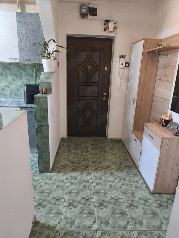 Apartament cu 2 camere, semidecomandat Arad UTA — fotografia 3