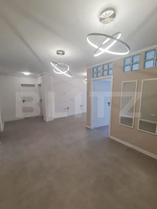 Apartament cu 3 camere, incalzire in pardoseala, terasa de 10 mp, zona centrala — fotografia 1
