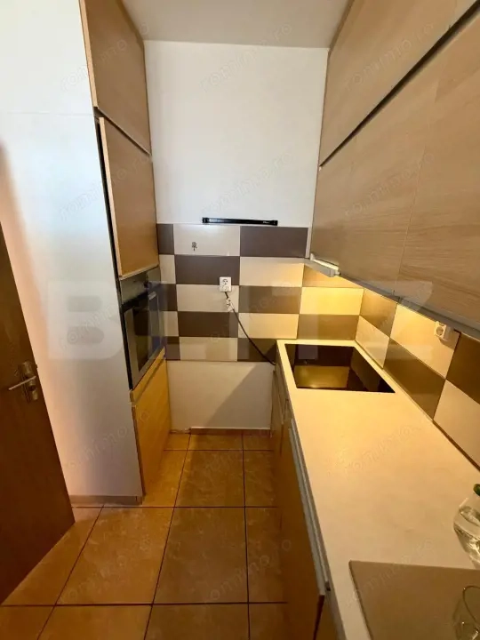 Apartament de 3 camere, 71 mp, etaj 1, zona Centrala — fotografia 3