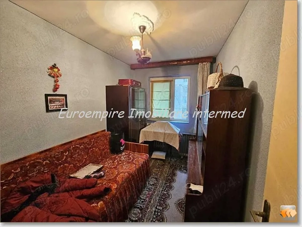 Apartament 3 camere de vanzare zona KM 4-5 — fotografia 3
