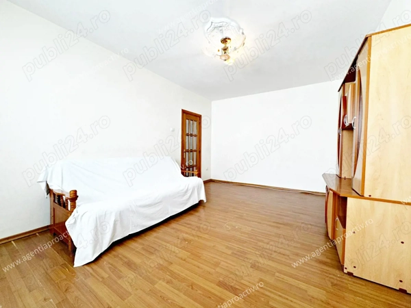 Apartament cu 2 camere decomandat, in cartierul Micro 21, la etajul 6.