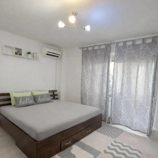 Vand apartament 2 camere, loc parcare, zona rezidentiala — fotografia 1