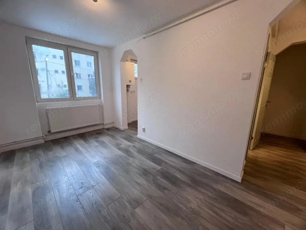 Apartament 2 camere, zona Dacia — fotografia 1