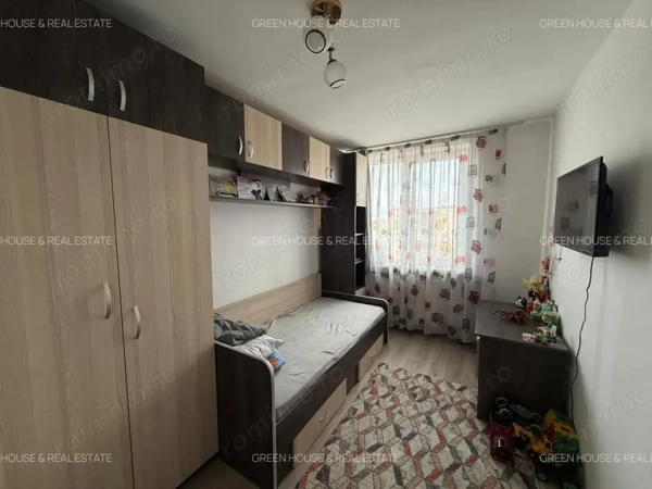 Ocazie! Apartament 3 camere – 38 mp – complet renovat, mobilat și utilat — fotografia 2