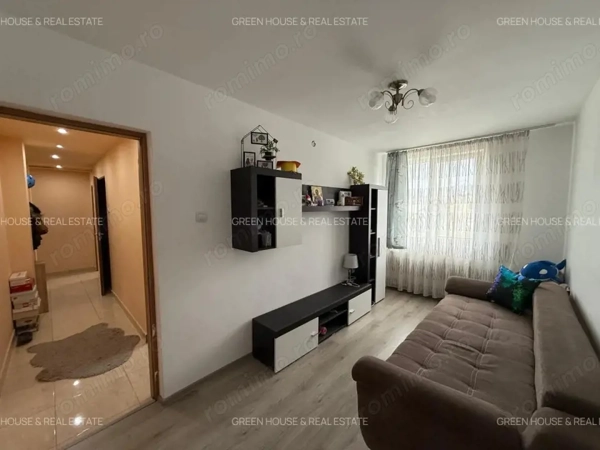 Ocazie! Apartament 3 camere – 38 mp – complet renovat, mobilat și utilat — fotografia 3