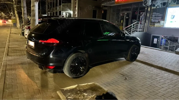 PORSCHE Cayenne 2012 — imagine 4