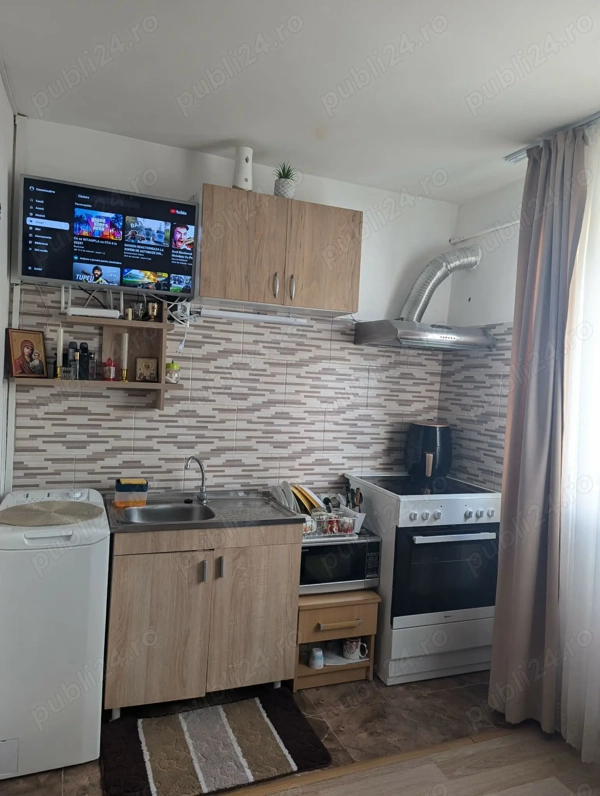 Vand camera de camin cu baie proprie — fotografia 3