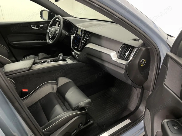 VOLVO Unknown Model 2022 — imagine 9