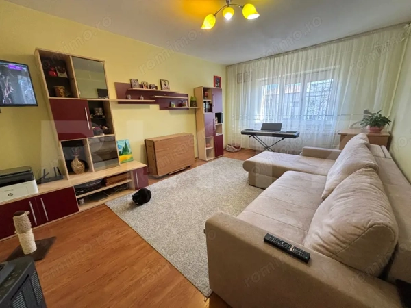 Apartament 3 camere, 70 mp, zona Nicolina — fotografia 1