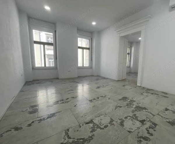 Apartament SAD | Ultracentral | Clădire istorică — fotografia 1