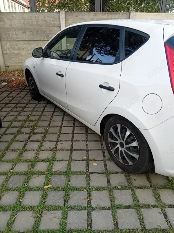 HYUNDAI i30 2010 — imagine 3