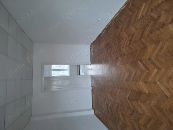 Inchiriez apartament in zona centrala — fotografia 3