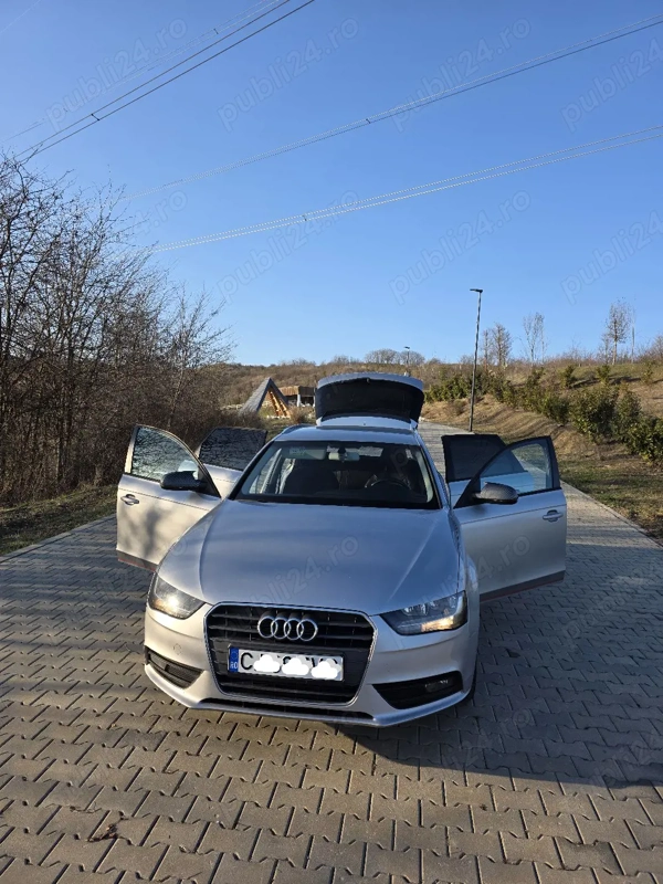 Audi A4 2015 Carte service la zi